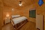 5 bedroom cabin with 2 Queen bedrooms