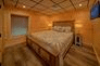 5 Bedroom Cabin with 4 King Beds Sleeps 16