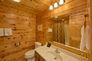 Luxury Cabin with 5 full bathrooms